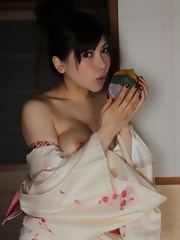 Anri Okita dressing japanese traditional dress