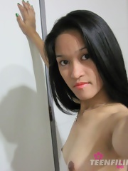 Cute Filipina exgf did some mirror nudes